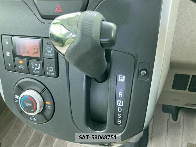 Daihatsu TANTO 2014-03 8551207-17