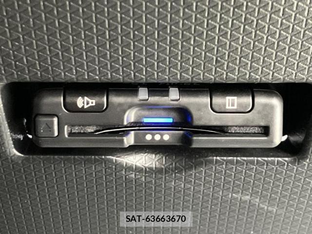 Daihatsu TANTO 2023-11 8552338-17