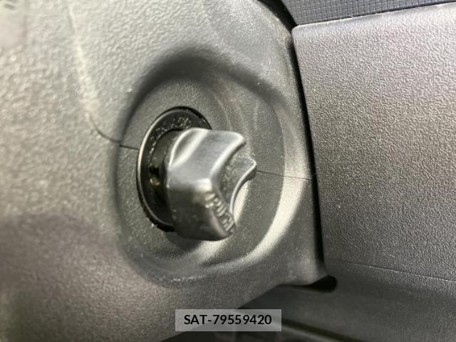 Daihatsu TANTO 2013-09 8552709-17