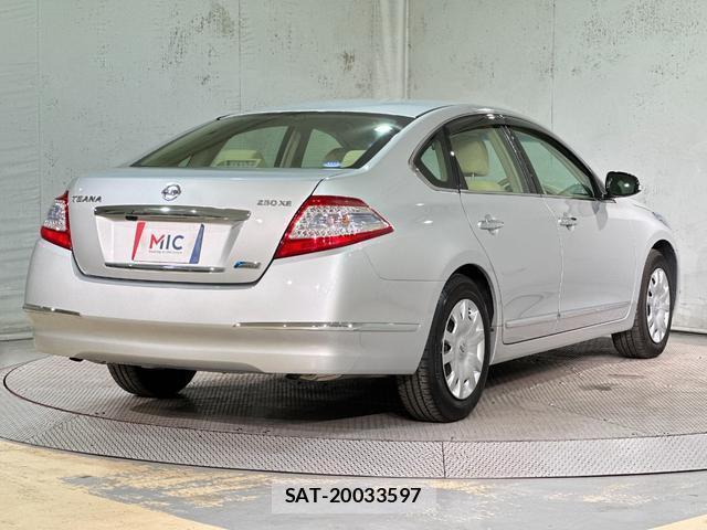 Nissan TEANA 2013-06 8552802-13