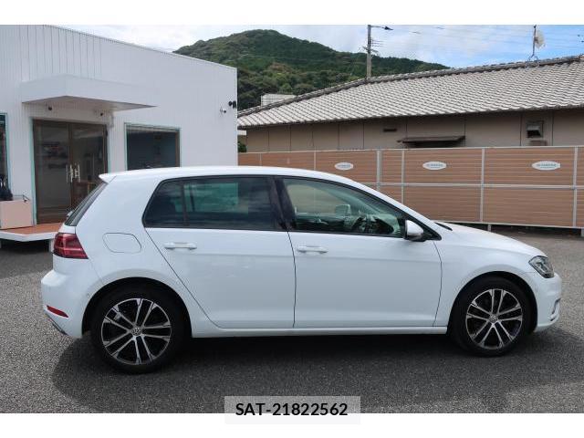 VolksWagen THE BEETLE 2018-03 8545522-19