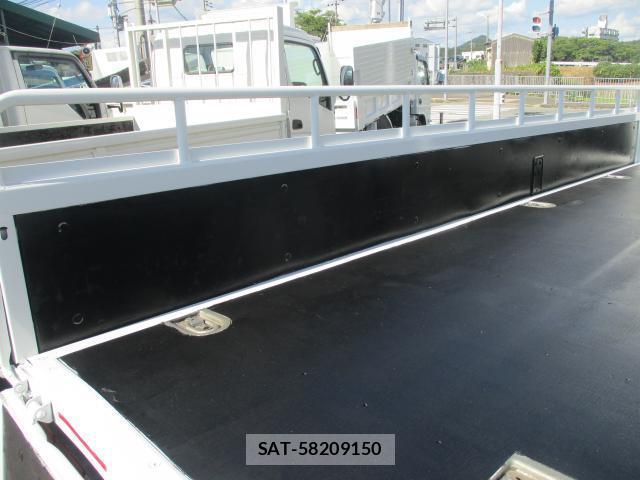 Mazda TITAN 2018-07 8545552-15