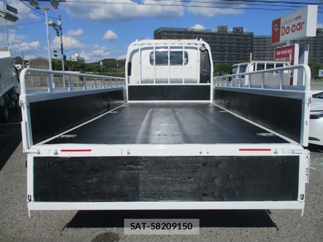 Mazda TITAN 2018-07 8545552-3
