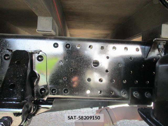 Mazda TITAN 2018-07 8545552-4