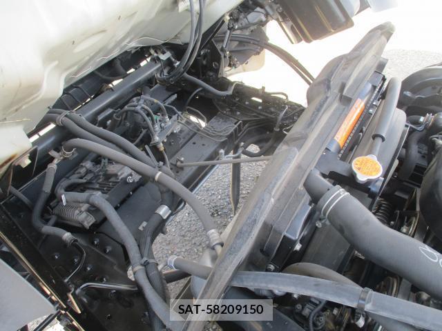 Mazda TITAN 2018-07 8545552-5