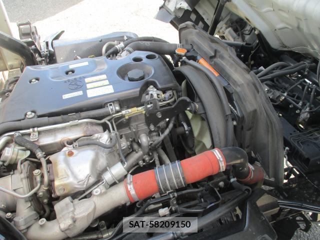 Mazda TITAN 2018-07 8545552-6
