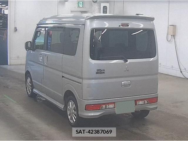 Mitsubishi TOWN BOX 2015-11 8551591-4