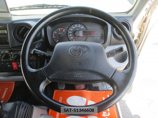 Toyota TOYOACE 2015-03 8545547-16