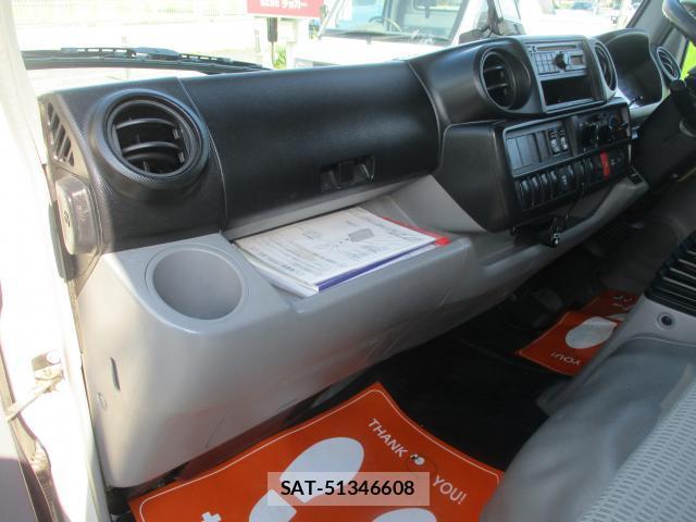 Toyota TOYOACE 2015-03 8545547-18