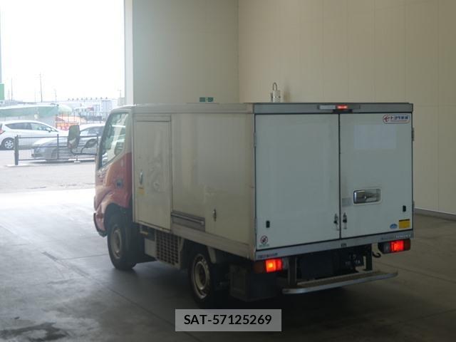 Toyota TOYOACE 2013-06 8549220-1