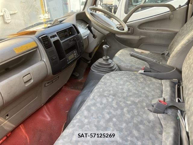 Toyota TOYOACE 2013-06 8549220-3
