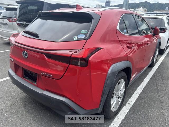 Lexus UX 2019-01 8546592-5