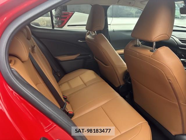 Lexus UX 2019-01 8546592-6