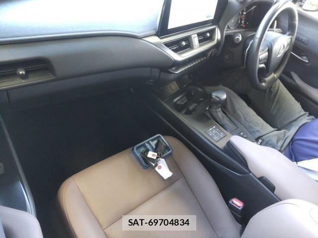 Lexus UX 2023-09 8547886-2