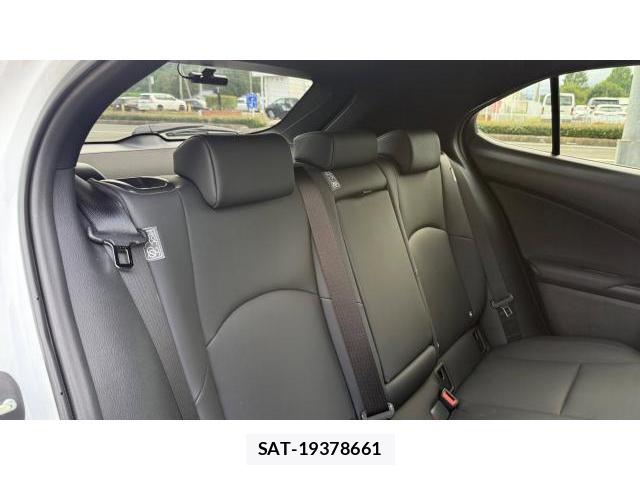 Lexus UX 2023 8548896-6