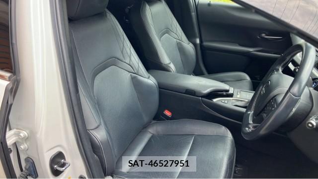 Lexus UX 2019-06 8550214-5