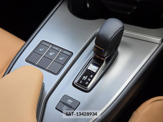 Lexus UX 2024-05 8550516-17
