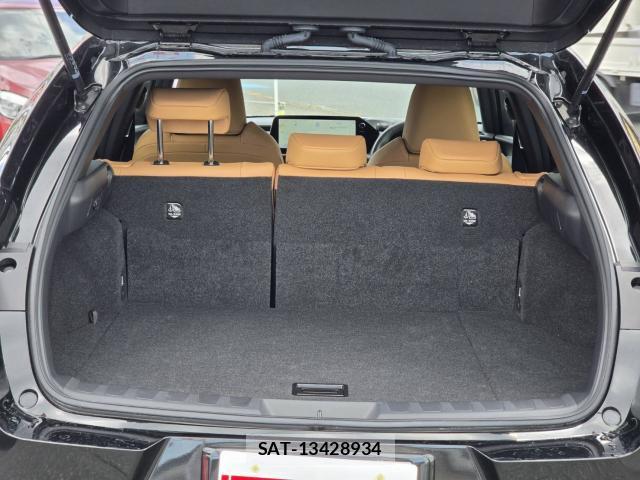 Lexus UX 2024-05 8550516-7
