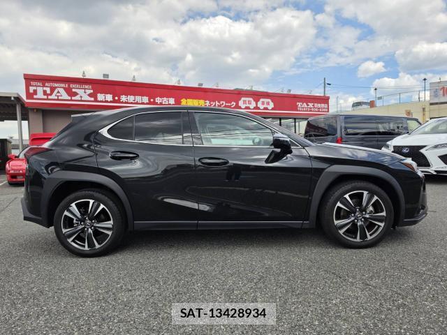 Lexus UX 2024-05 8550516-9