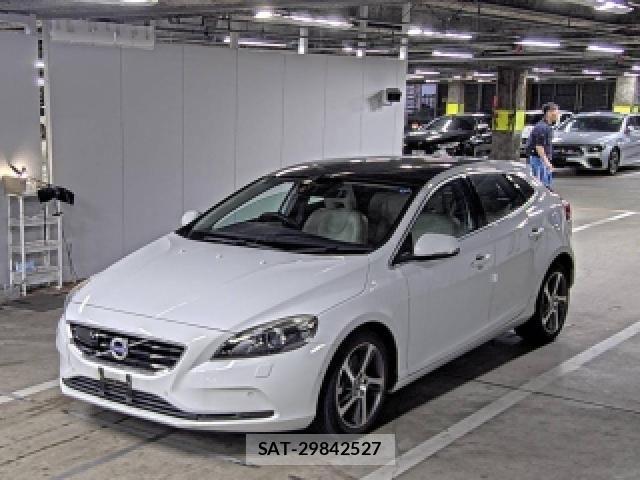 Volvo V40 2016-02 8545876-3