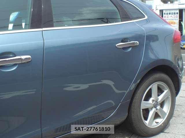 Volvo V40 2014-01 8546685-13