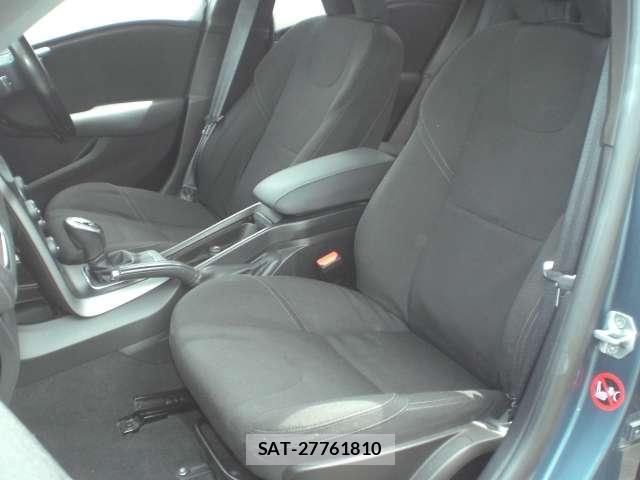Volvo V40 2014-01 8546685-14