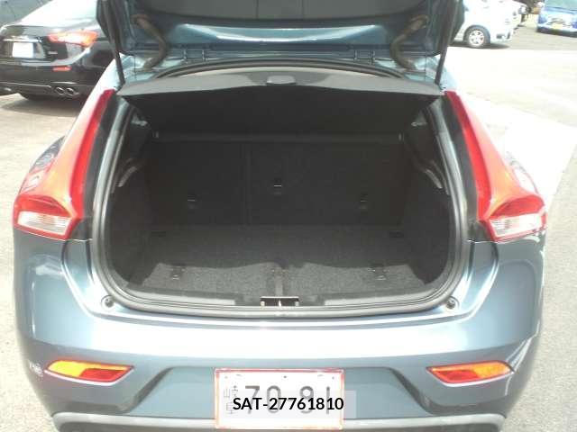 Volvo V40 2014-01 8546685-17