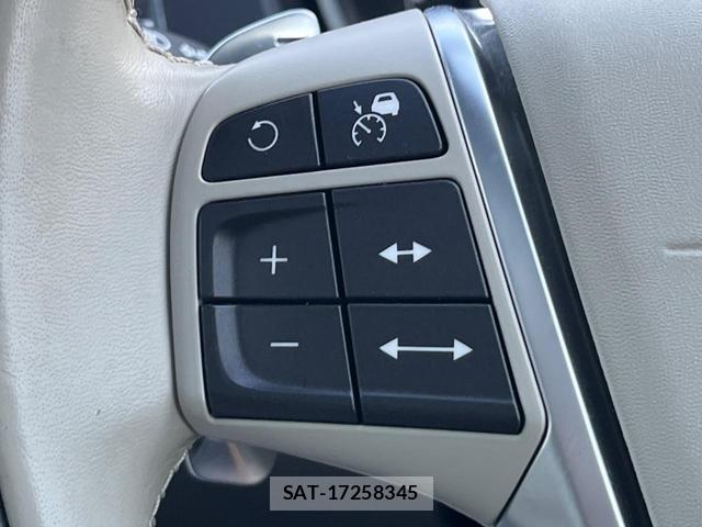Volvo V40 2019-08 8547015-10