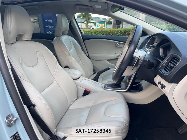 Volvo V40 2019-08 8547015-12