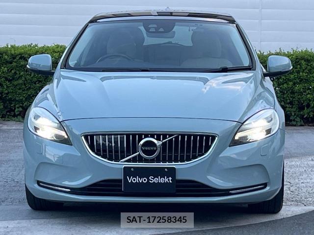 Volvo V40 2019-08 8547015-16