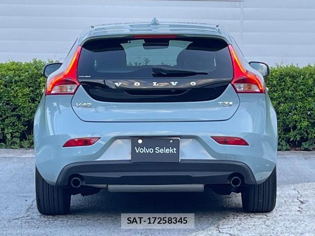 Volvo V40 2019-08 8547015-19