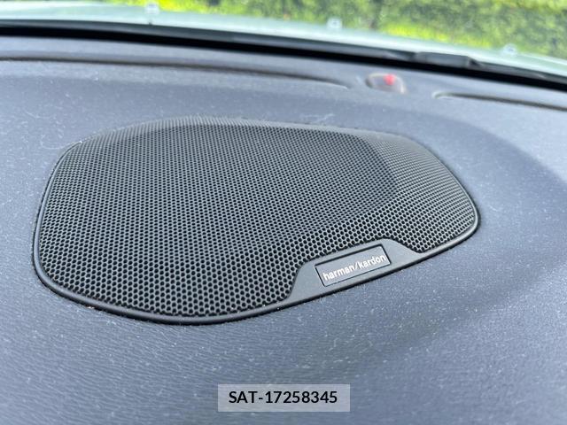 Volvo V40 2019-08 8547015-5