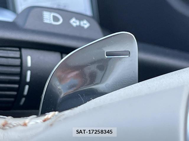 Volvo V40 2019-08 8547015-9