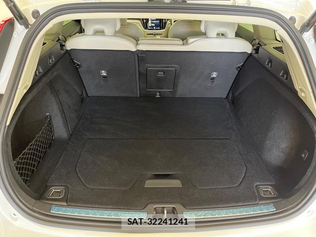 Volvo V60 2021-05 8545577-13