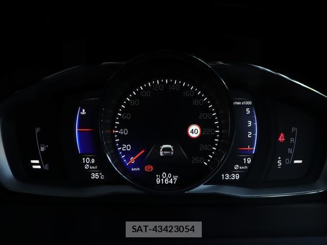 Volvo V60 2016-07 8545642-11