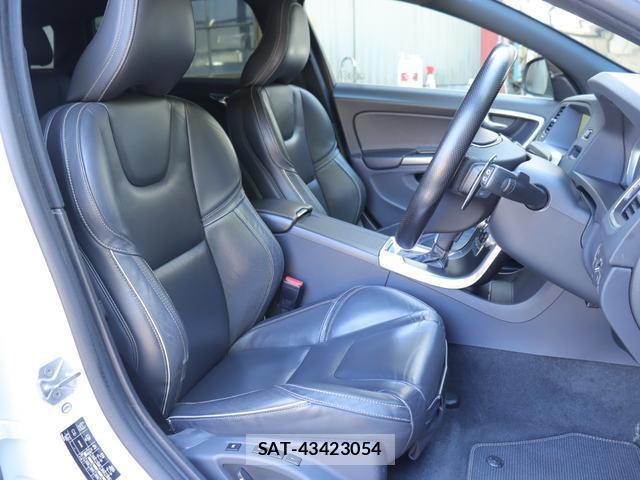 Volvo V60 2016-07 8545642-12