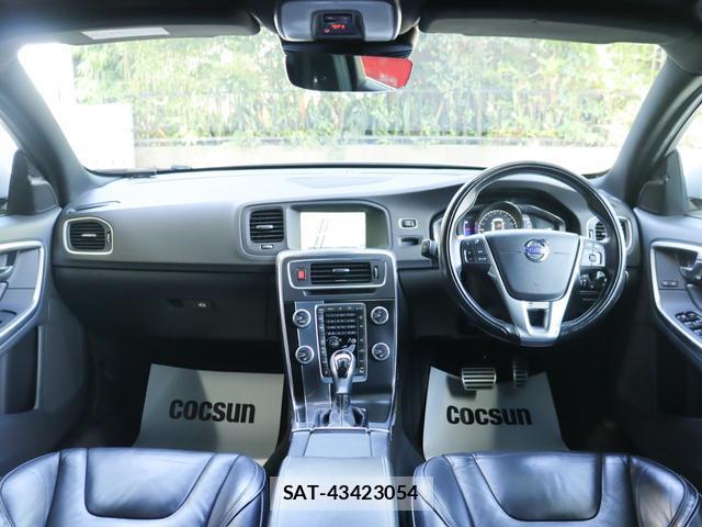 Volvo V60 2016-07 8545642-3