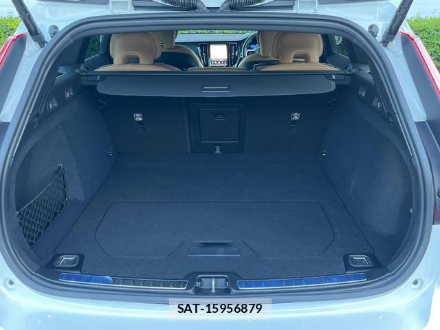 Volvo V60 2025-09 8547014-15