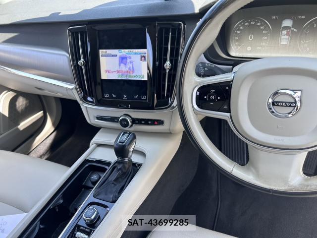 Volvo V90 2019-03 8548624-11