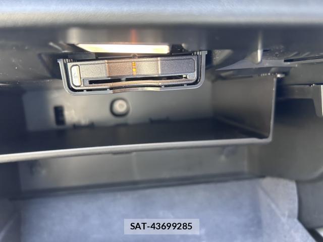 Volvo V90 2019-03 8548624-15