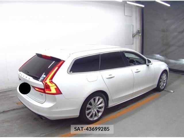 Volvo V90 2019-03 8548624-4