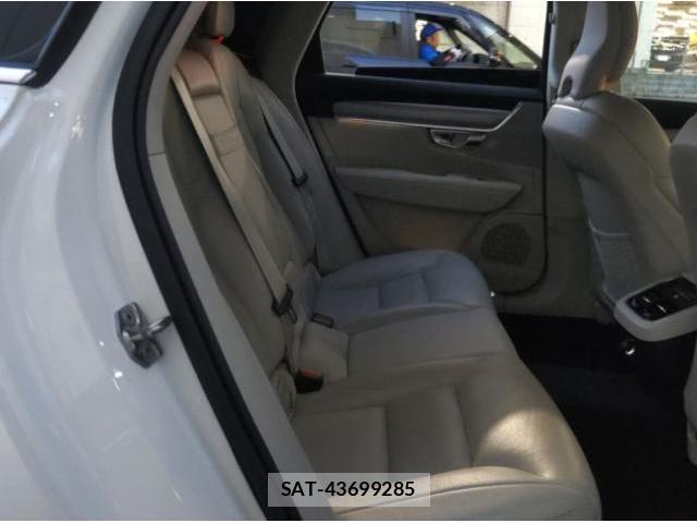 Volvo V90 2019-03 8548624-5