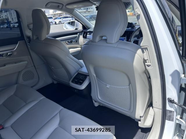 Volvo V90 2019-03 8548624-9