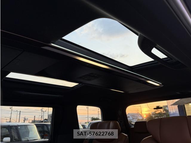Toyota VELLFIRE 2024-04 8551819-12