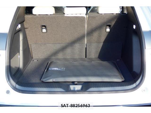 Honda VEZEL 2026-08 8551368-11