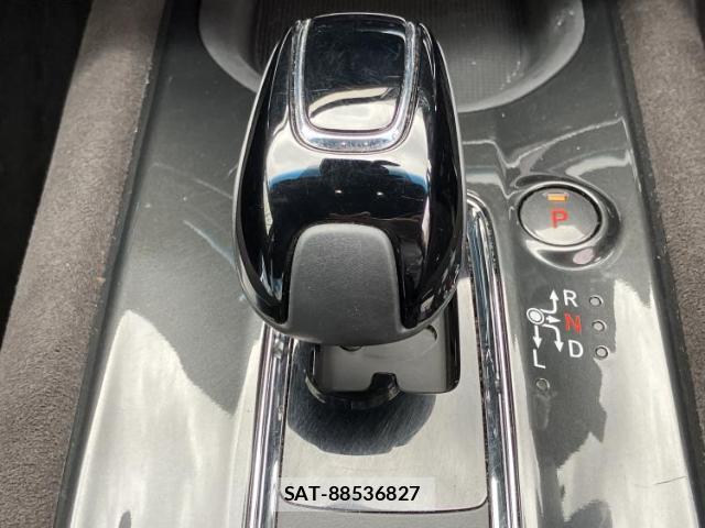 Honda VEZEL 2018-02 8552494-16