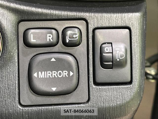Toyota VITZ 2013-09 8546389-5