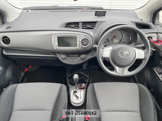 Toyota VITZ 2013-10 8549437-1