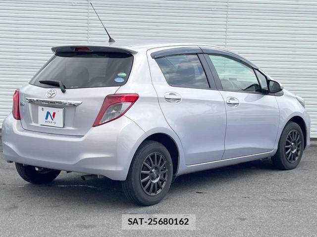 Toyota VITZ 2013-10 8549437-17