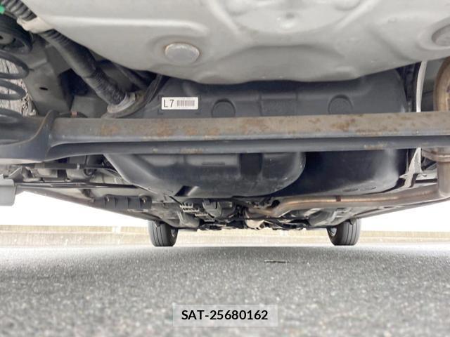 Toyota VITZ 2013-10 8549437-19